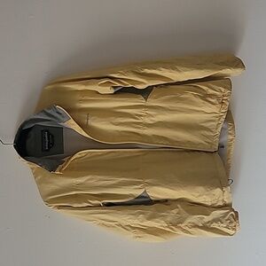 Patagonia Alpine Wind Jacket. Yellow. Women's‎ Size Small.